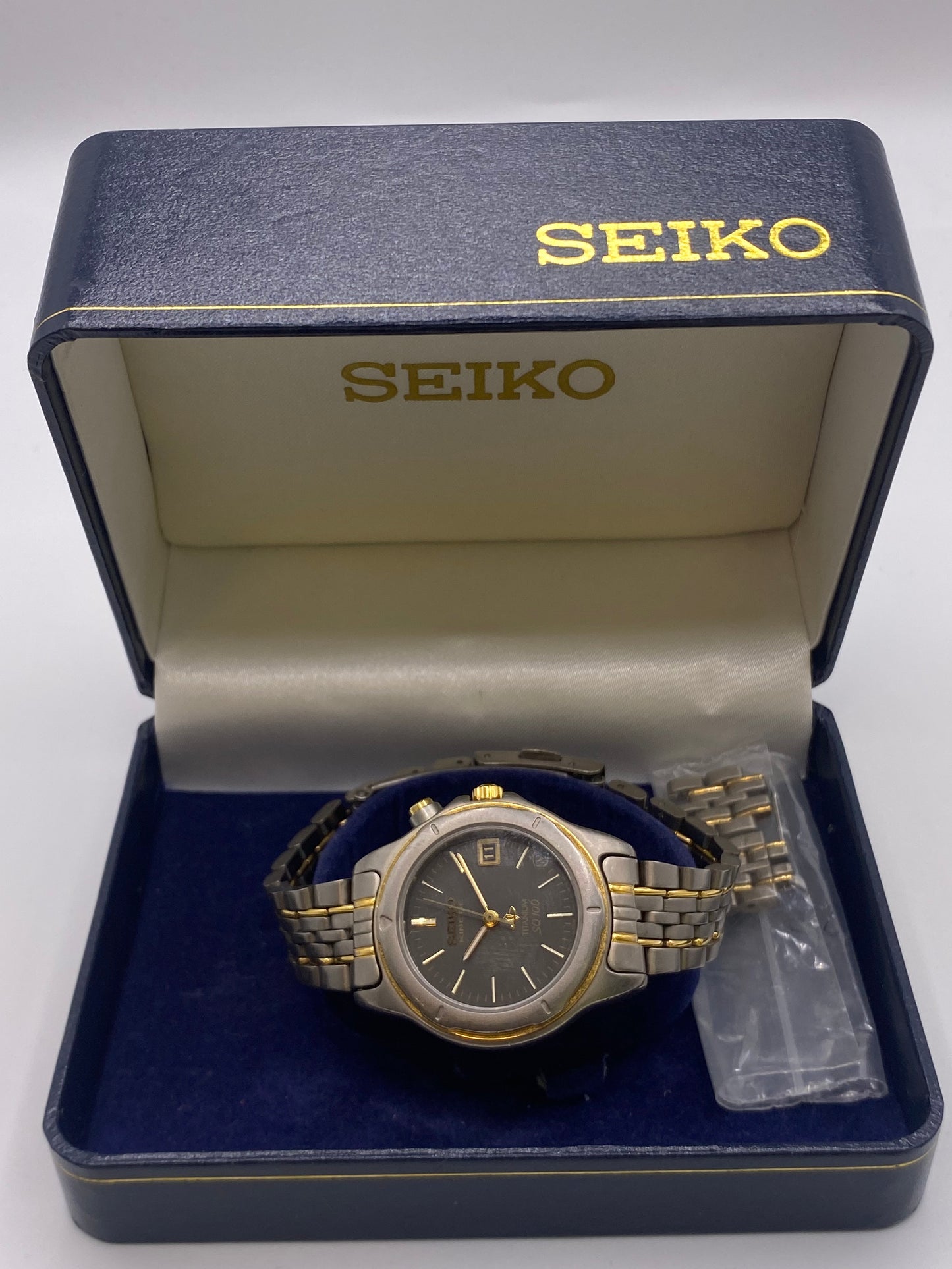 Seiko Kinetic Ladies Sports Watch With Box & Extra Links