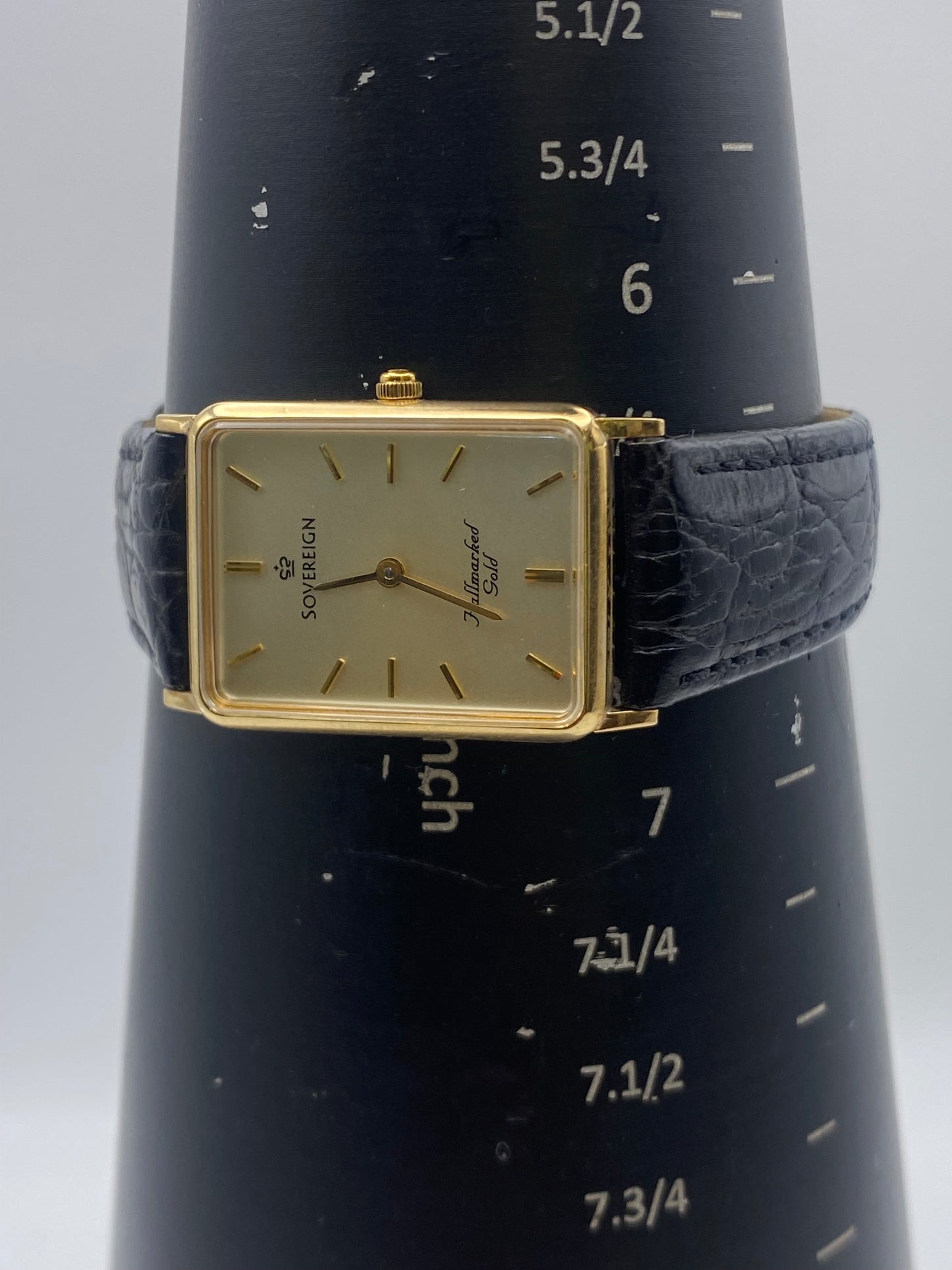 Gents Size Sovereign 9ct Gold Quartz Tank Watch With Box