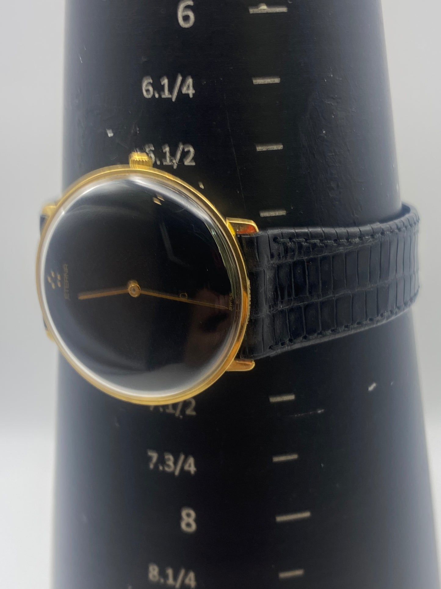 Vintage Gents Quartz Onyx Dial Gold Plated Dress Watch