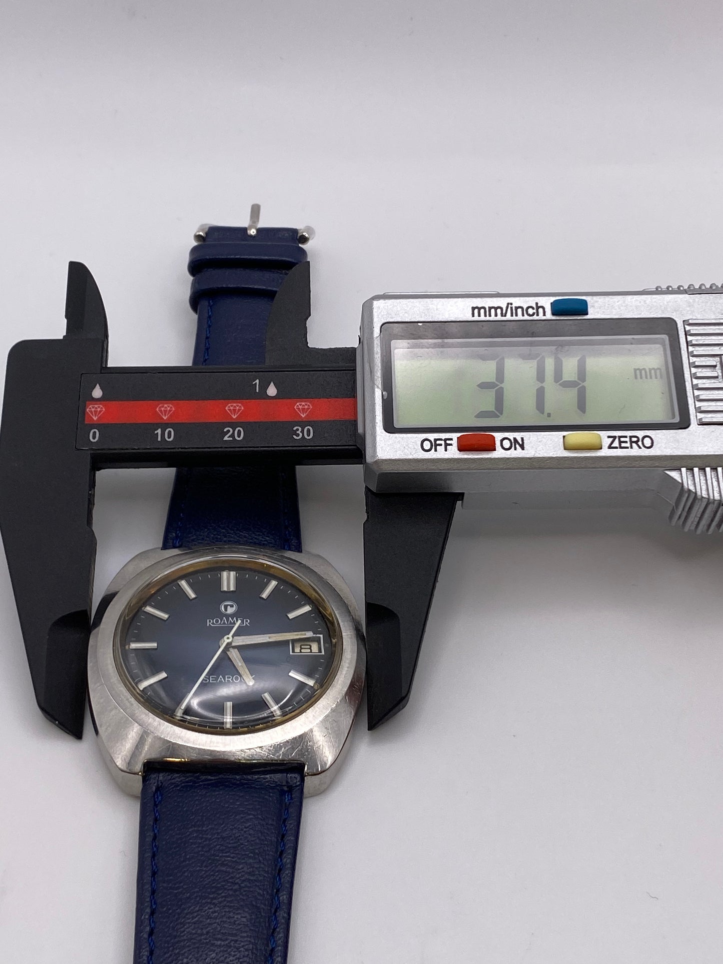 Vintage Roamer Manual Wind Mechanical Gents Dress Watch