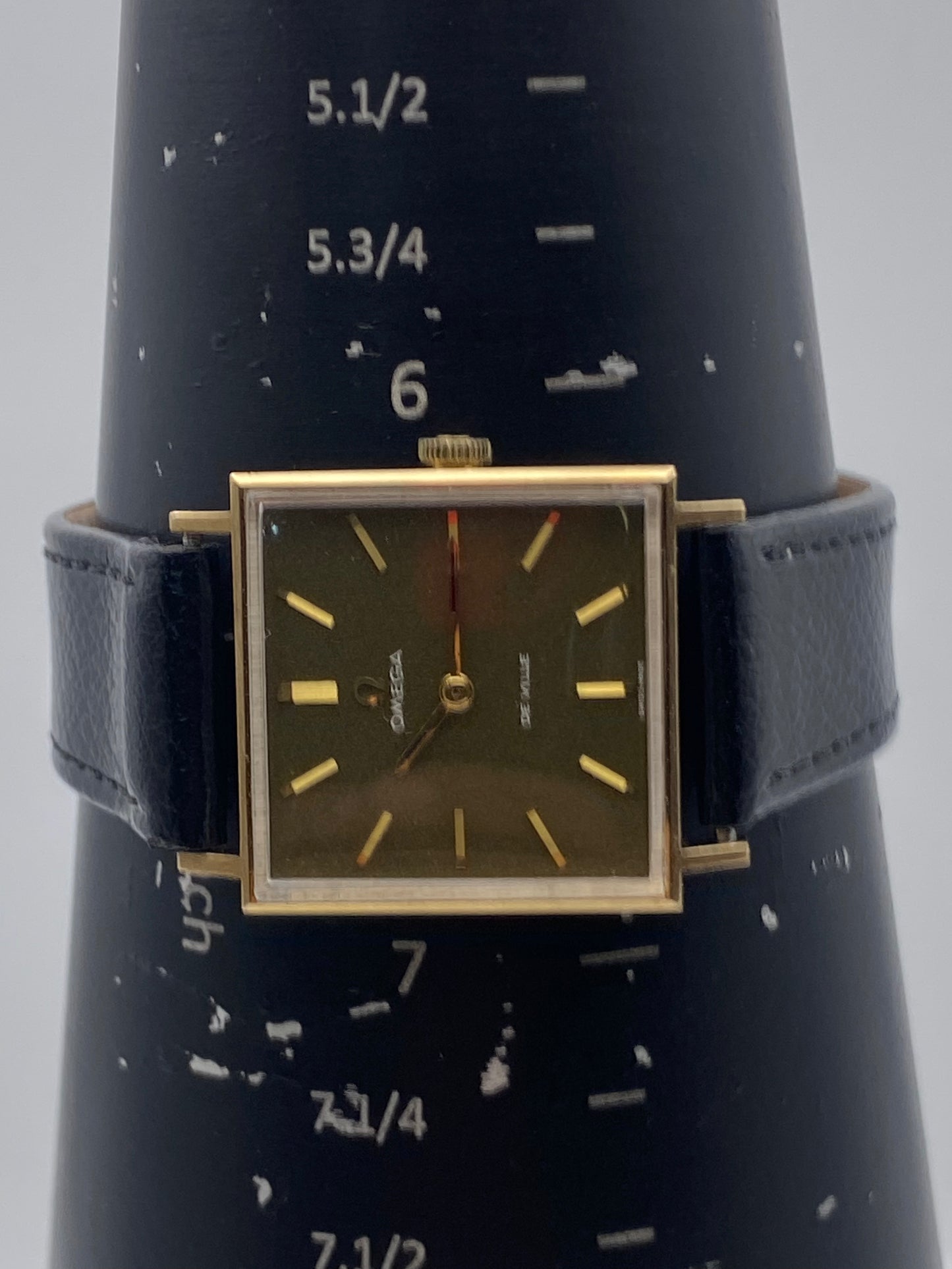 Vintage Omega De Ville 9ct Gold Manual Wind Mechanical Gents Dress Watch