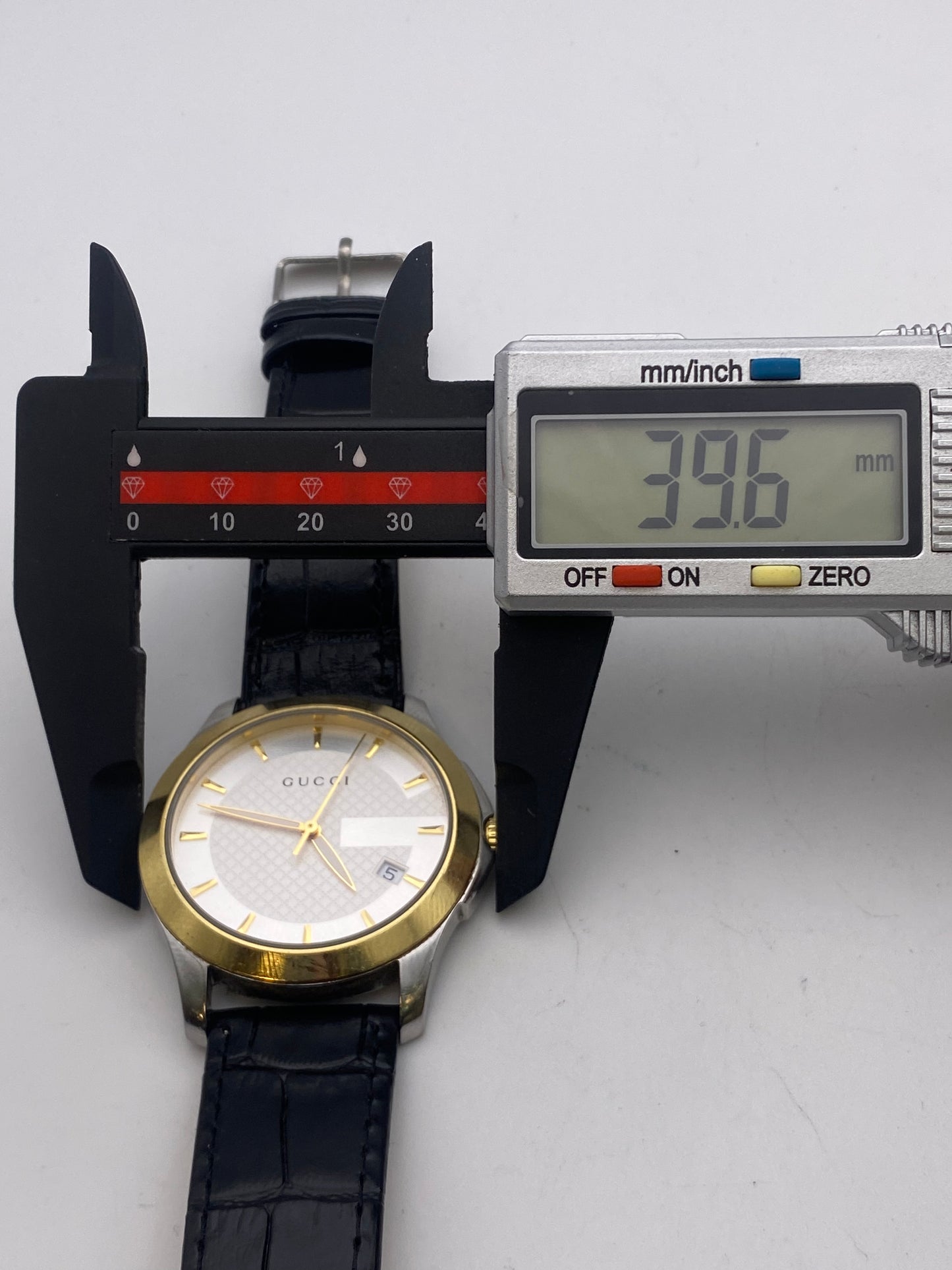 Gents Gucci Timeless 126.4 Quartz Two Tone Dress Watch