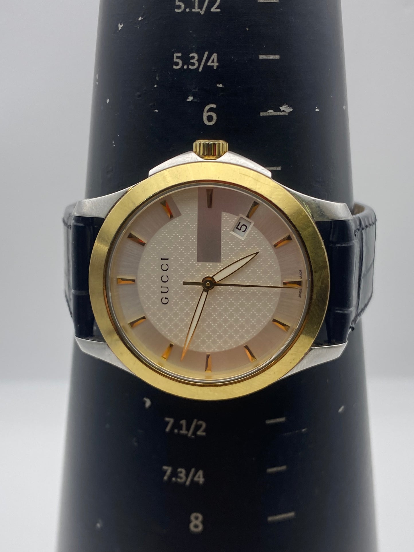 Gents Gucci Timeless 126.4 Quartz Two Tone Dress Watch