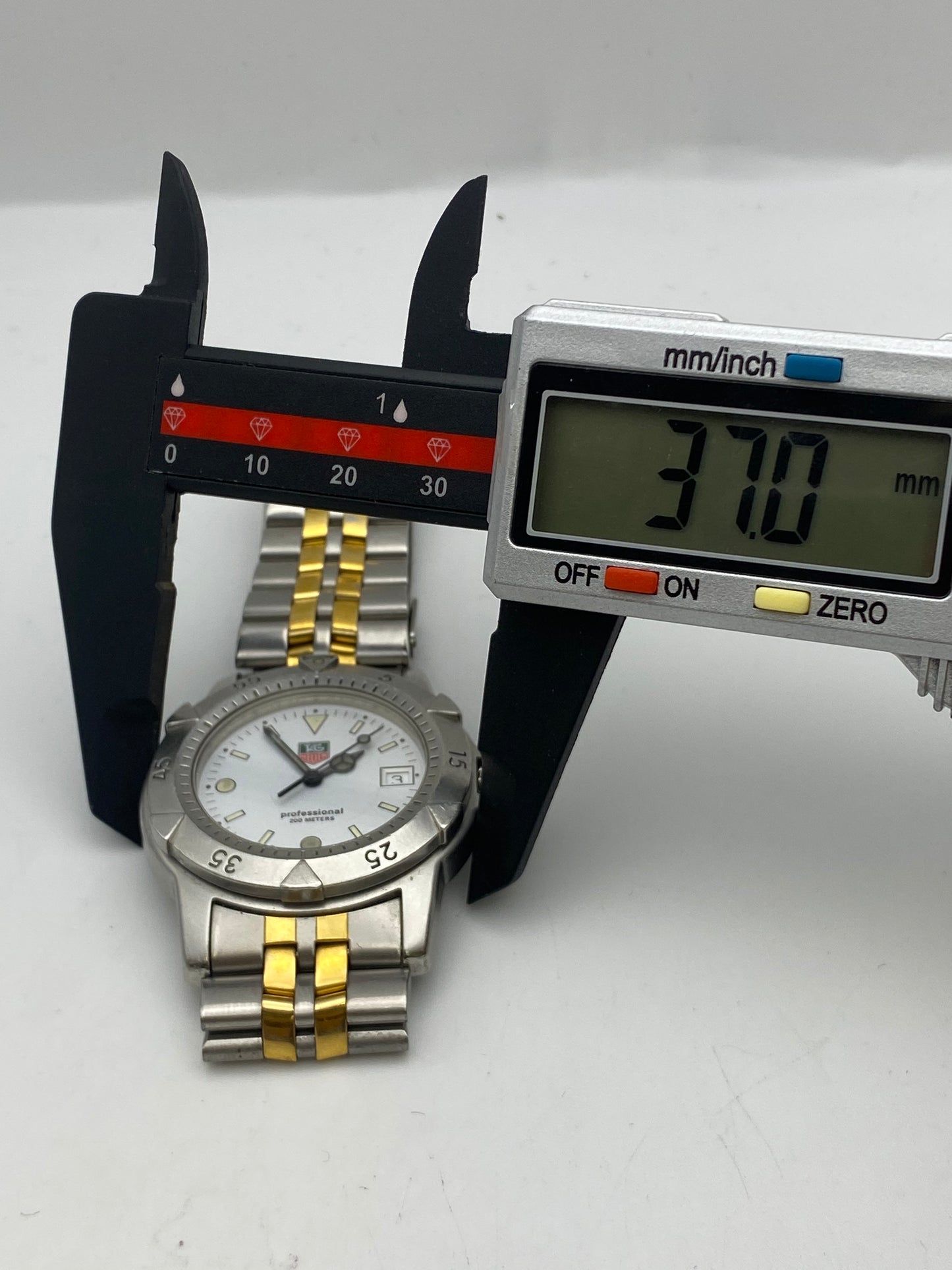 Tag Heuer Professional 1500 Series Quartz Gents Size With Travel Pouch
