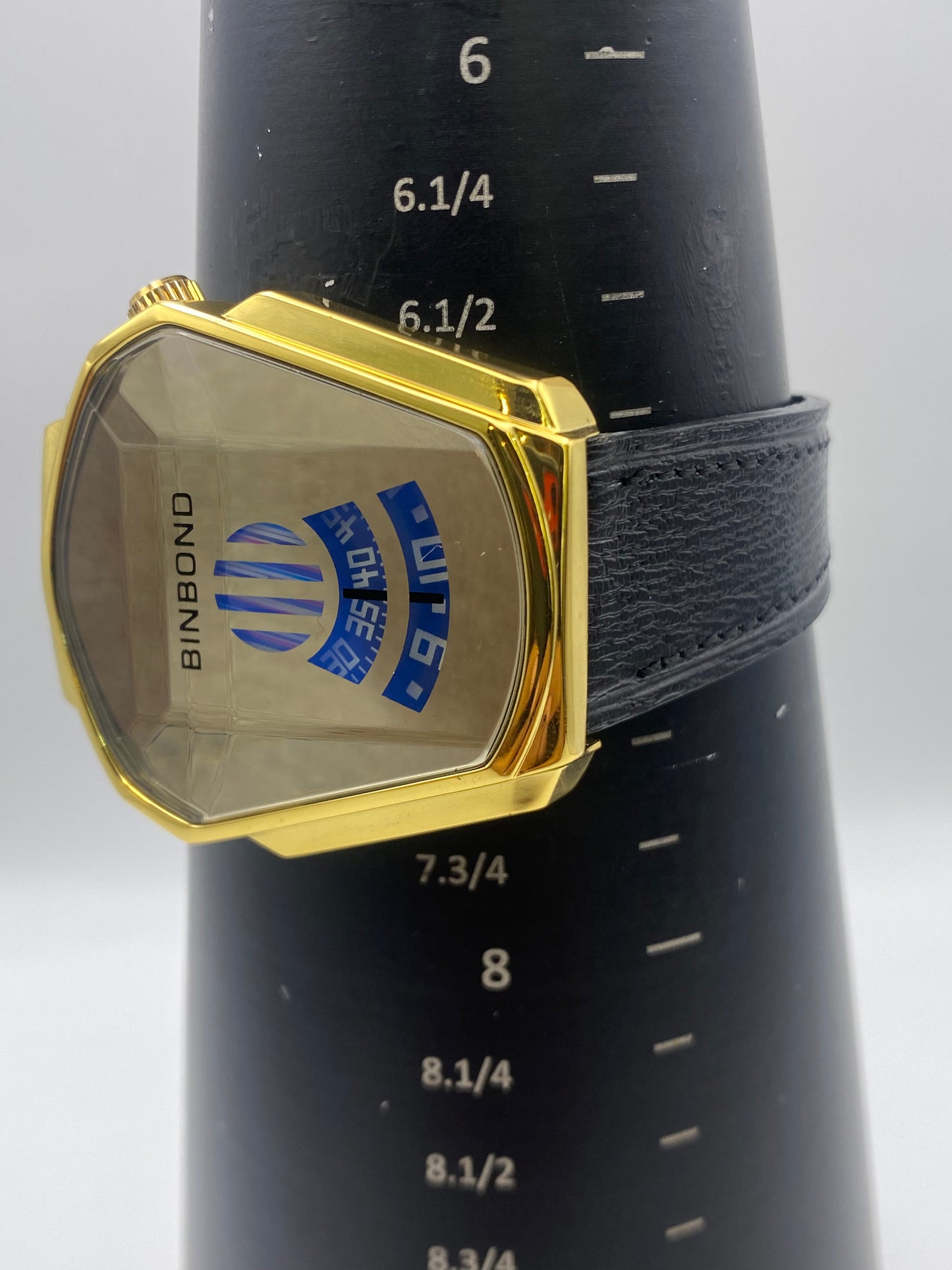 Unusual Gents Binbond Quartz Jump Hour Dress Watch