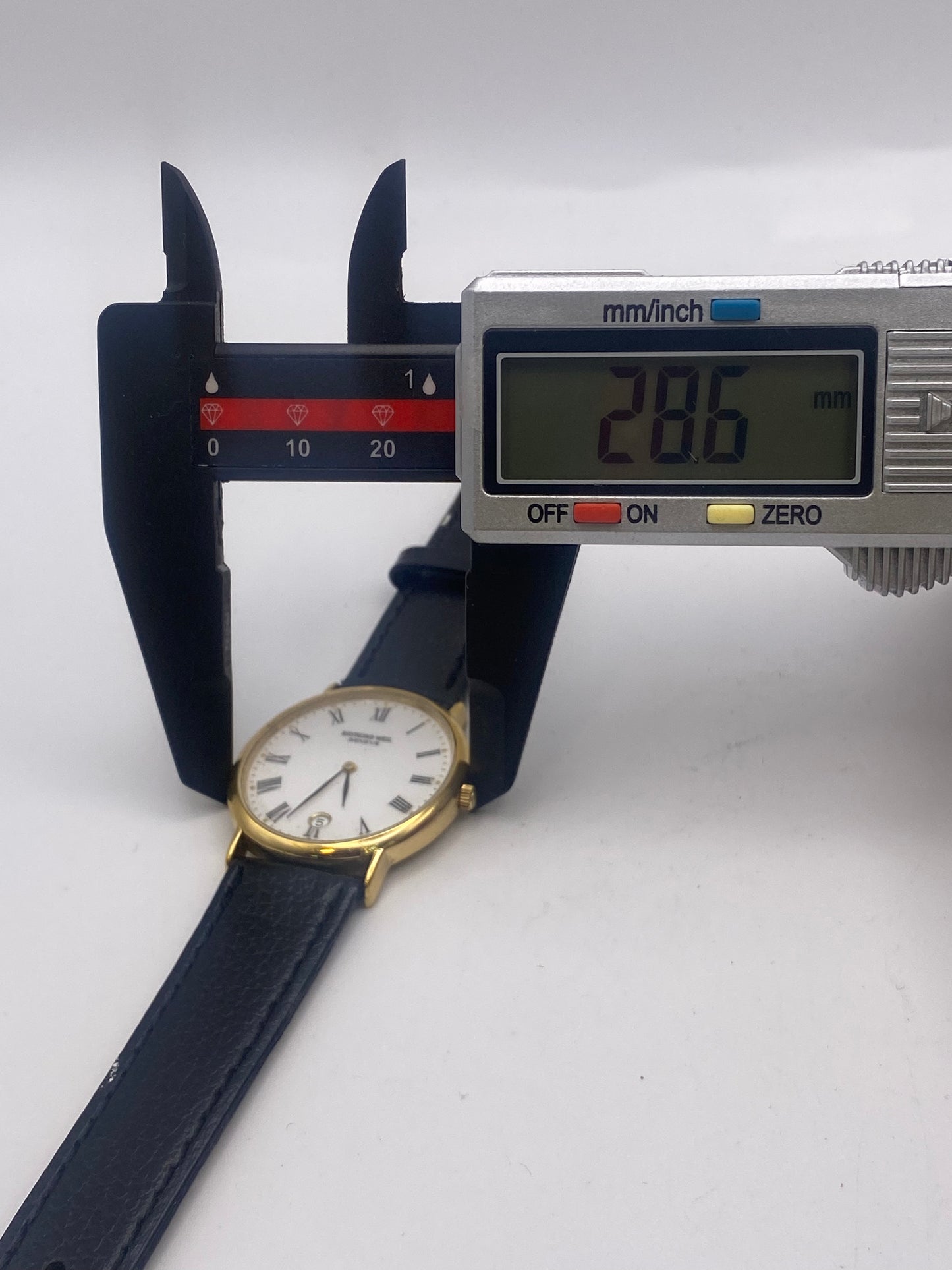 Raymond Weil Gents White Dial Quartz Dress Watch With Box