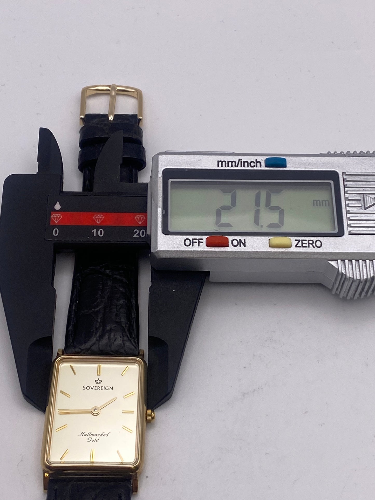 Gents Size Sovereign 9ct Gold Quartz Tank Watch With Box