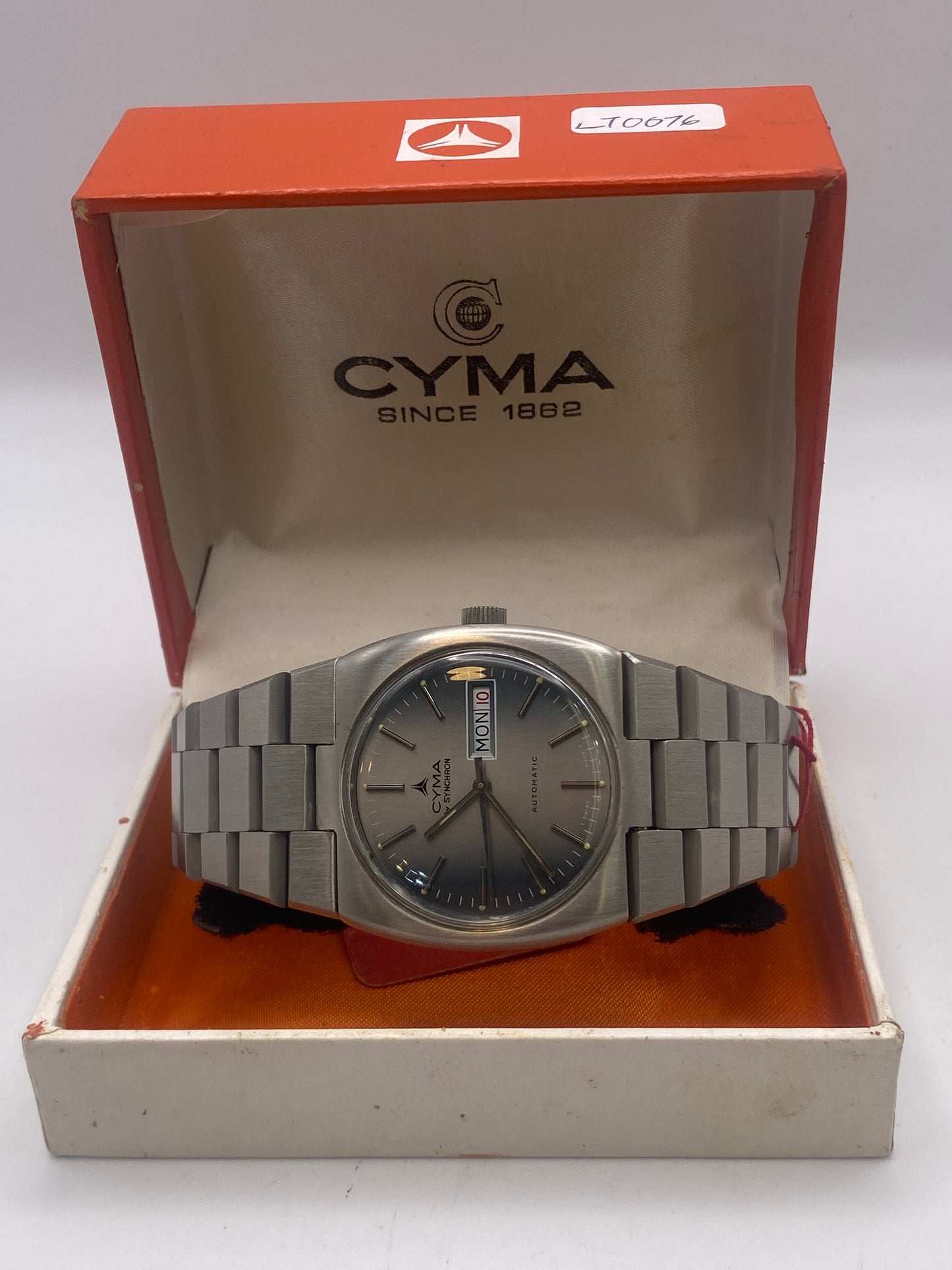 Vintage Unworn Cyma Synchron Automatic Mechanical Watch With Box & Tag