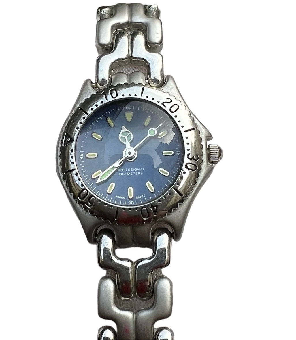 Spectacular vintage bezel dial ladies women’s watch