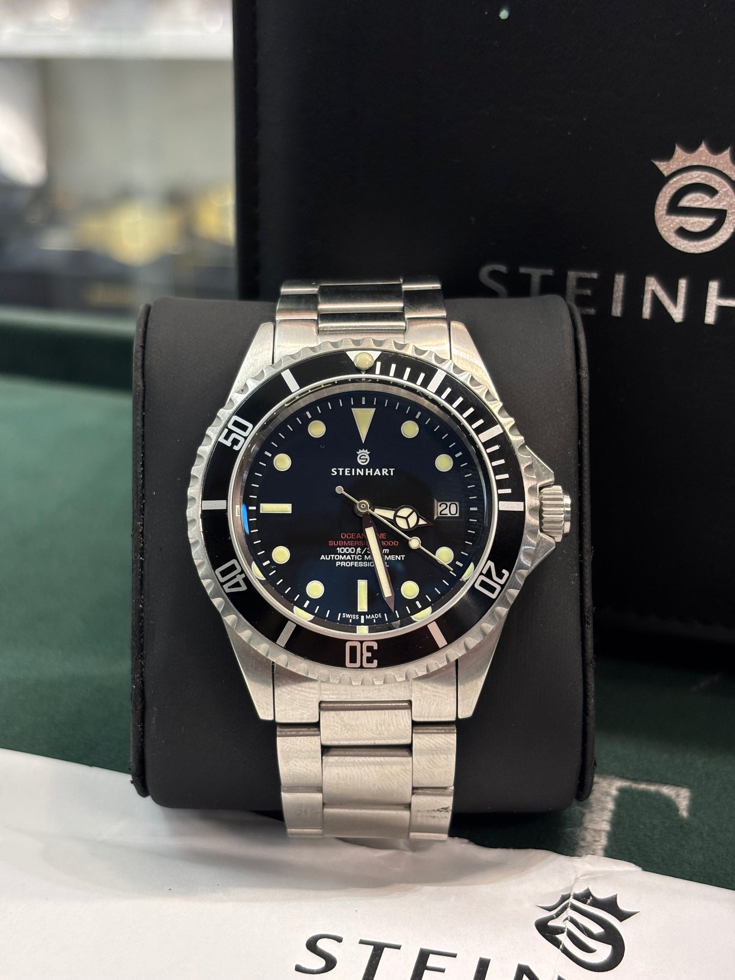 Gents Automatic Steinhart Ocean One Vintage Red