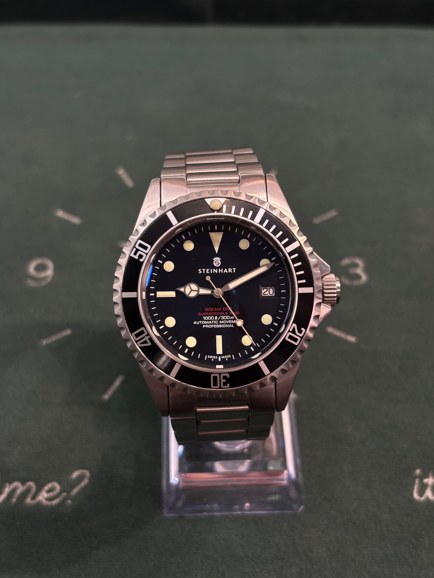 Gents Automatic Steinhart Ocean One Vintage Red