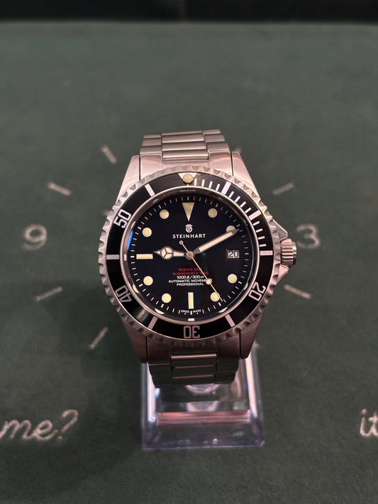 Gents Automatic Steinhart Ocean One Vintage Red