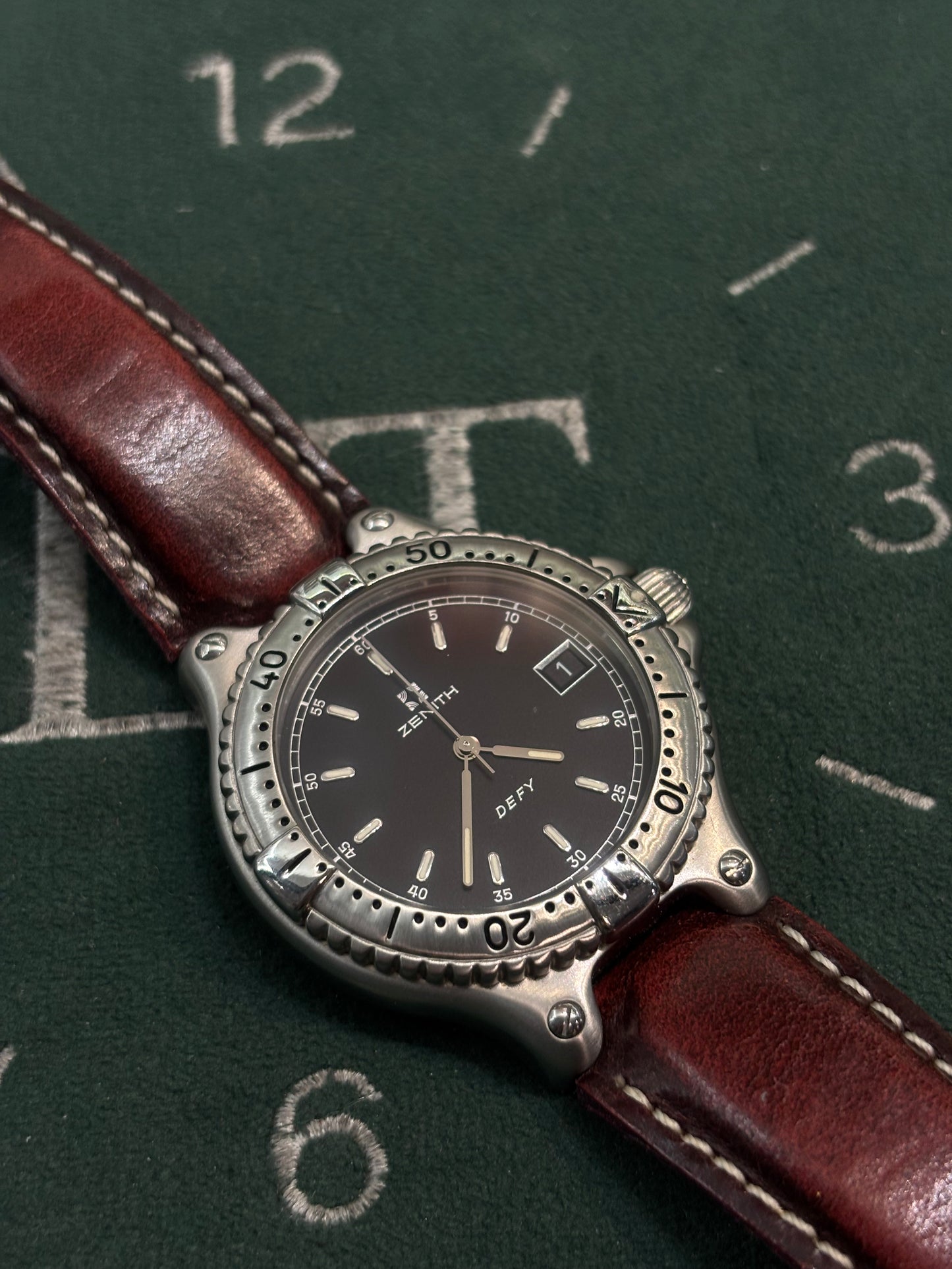 Vintage Gents Zenith Defy Quartz