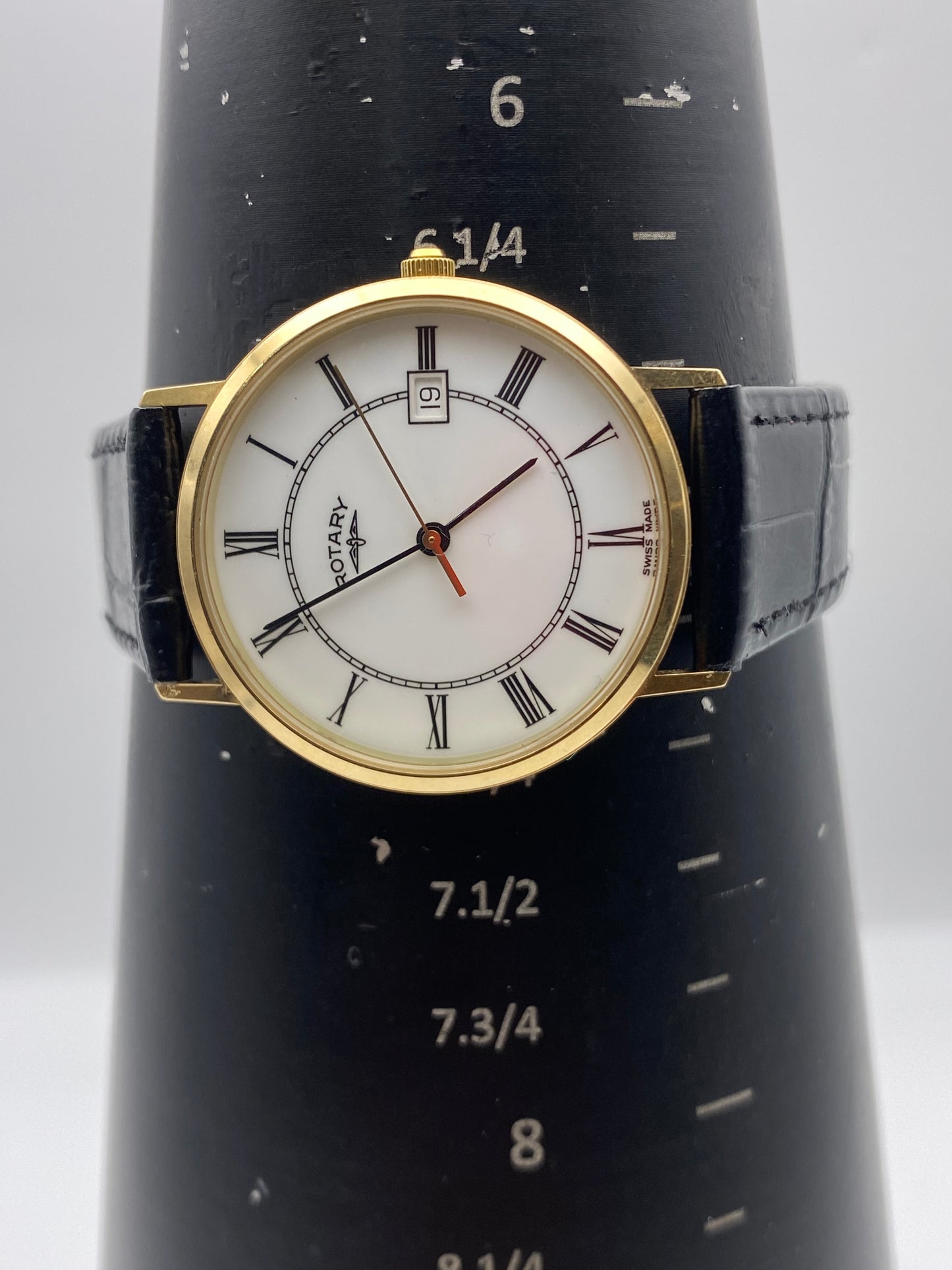 Rotary Gents White Dial Quartz 9ct Gold Dress Watch With Box