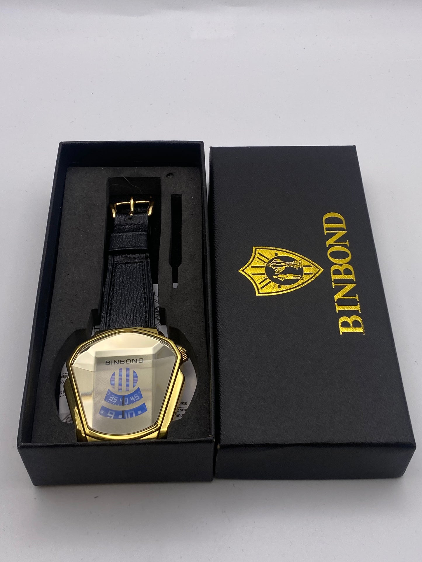 Unusual Gents Binbond Quartz Jump Hour Dress Watch