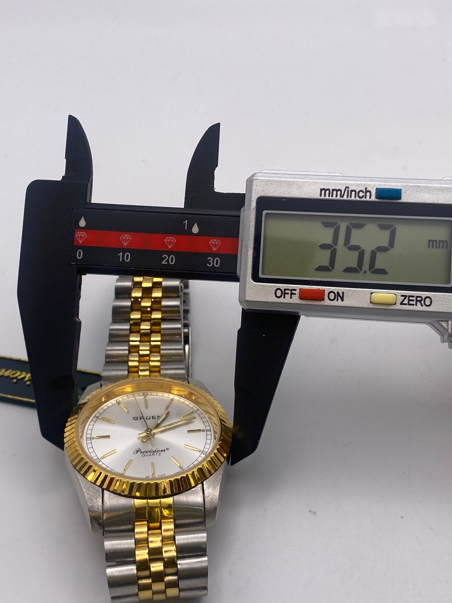 Gents Gruen Two Tone Quartz Dress Watch With Box